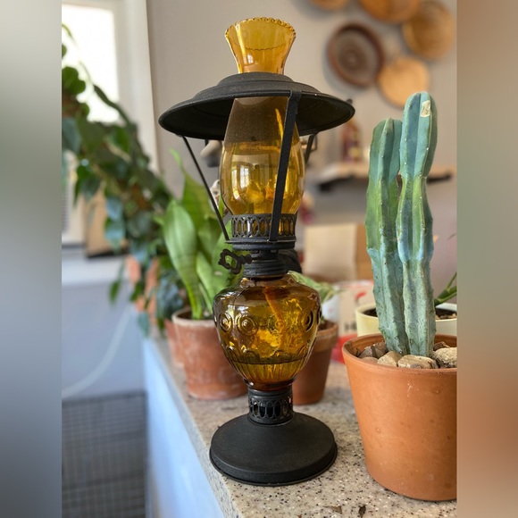 Vintage Kerosene Lamp made by Sail Boat brand in Hong Kong - Picture 4 of 4